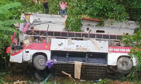 Nạn nhân bàng hoàng thuật lại giây phút xe khách lao xuống vực sâu ở Cao Bằng